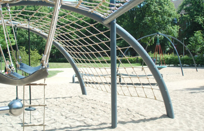 Die GALK, AK-Spielen, präsentiert die Vergabekriterien der Grünflächen­ämter hinsichtlich Gewährleistung und Garantie mit letzter Aktualisierung von 2014.