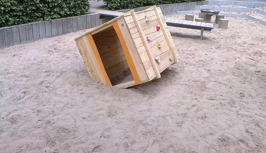 Sandaustausch auf Kinderspielpl&auml;tzen